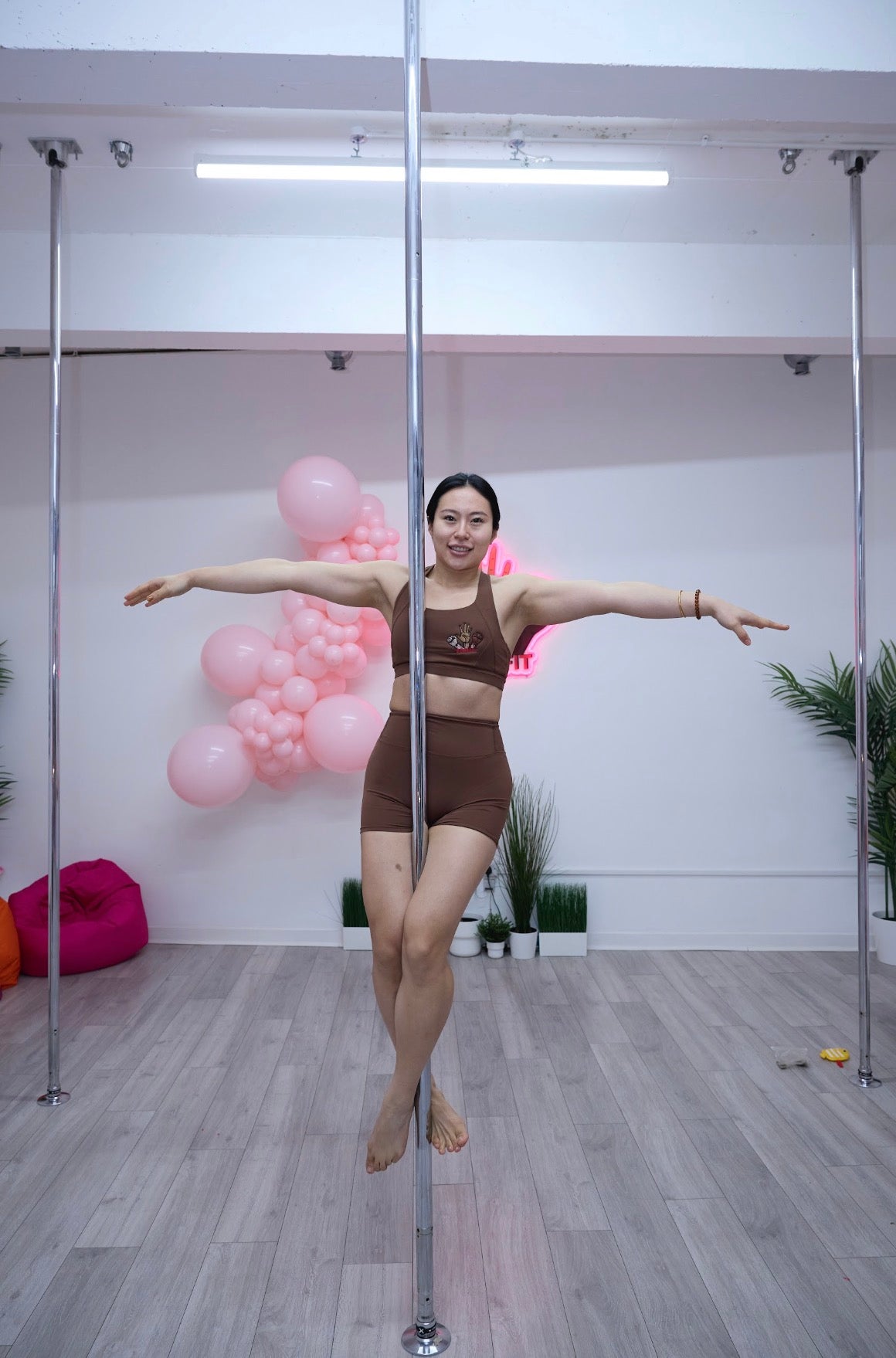 MONDAY POWERfit Beginner #BASHMENTpole fitness class/ 8:30-9:30pm